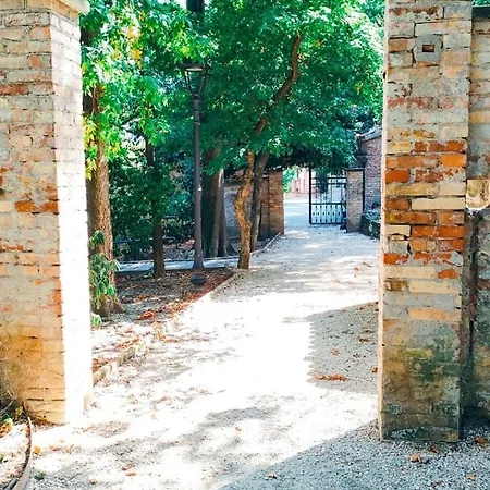 公寓 Galleria 16 *